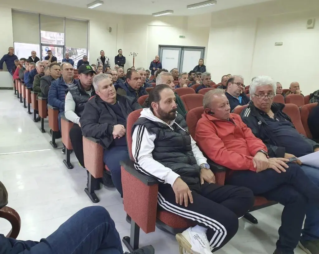 Σύσκεψη των γουνοποιών που δεν χρηματοδοτήθηκαν από κανένα πρόγραμμα (φωτο)