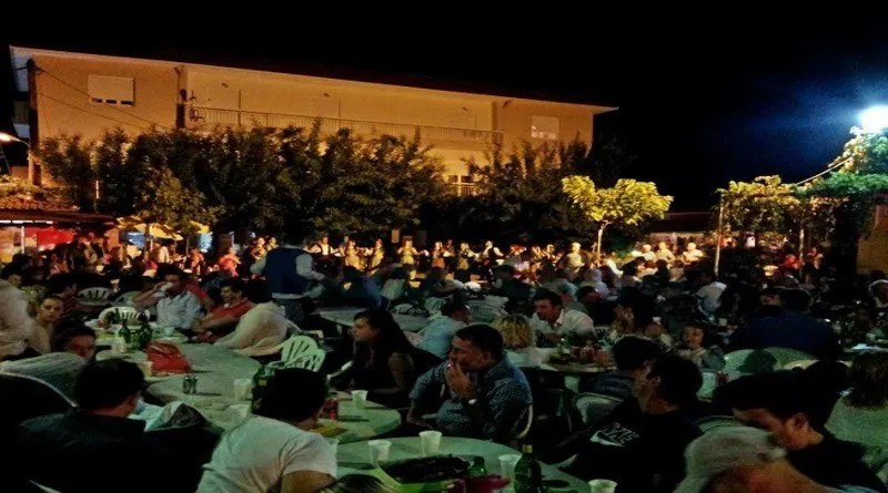 Γιατί οι νέοι αγαπούν τόσο πολύ τα πανηγύρια
