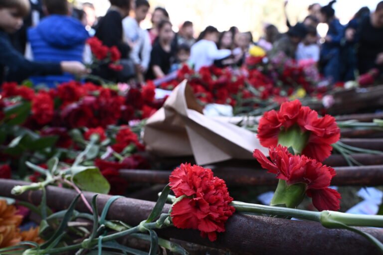 «Εδώ Πολυτεχνείο»: Ξεκίνησαν οι τριήμερες εκδηλώσεις για τον εορτασμό της 51ης επετείου