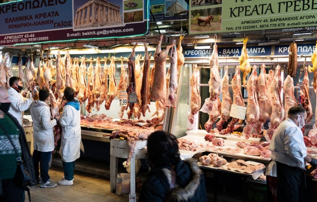 Μειωμένες οι παραγγελίες στα κρεοπωλεία ενόψει Χριστουγέννων
