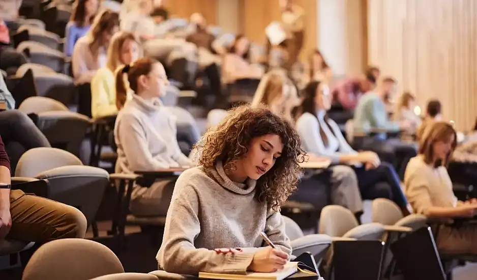 8.400 ευρώ απο Το Υπουργείο Οικονομικών ως Οικονομική Βοήθεια στους φοιτητές! Κάντε Αίτηση Τώρα!