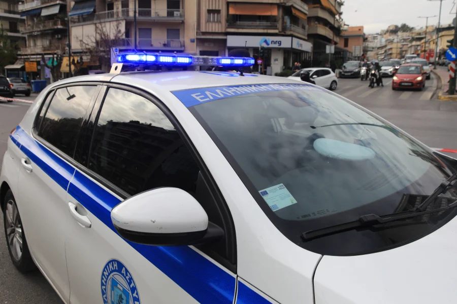 Η Κρατική Ασφάλεια συνέλαβε 50χρονο που καλούσε σε πράξεις βίας στις συγκεντρώσεις για τα Τέμπη
