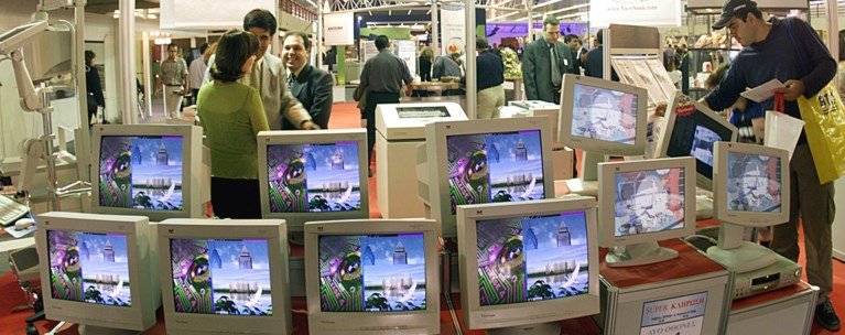 Έρχονται τα “κουπόνια για τα laptop”: Ανοίγει ο δρόμος για την έκδοση των vouchers – Ποιοι θα πάρουν από 630 έως 1.600 ευρώ