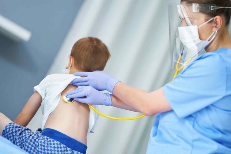 Κατακόρυφη αύξηση στα κρούσματα κοκκύτη – Τι λένε οι λοιμωξιολόγοι