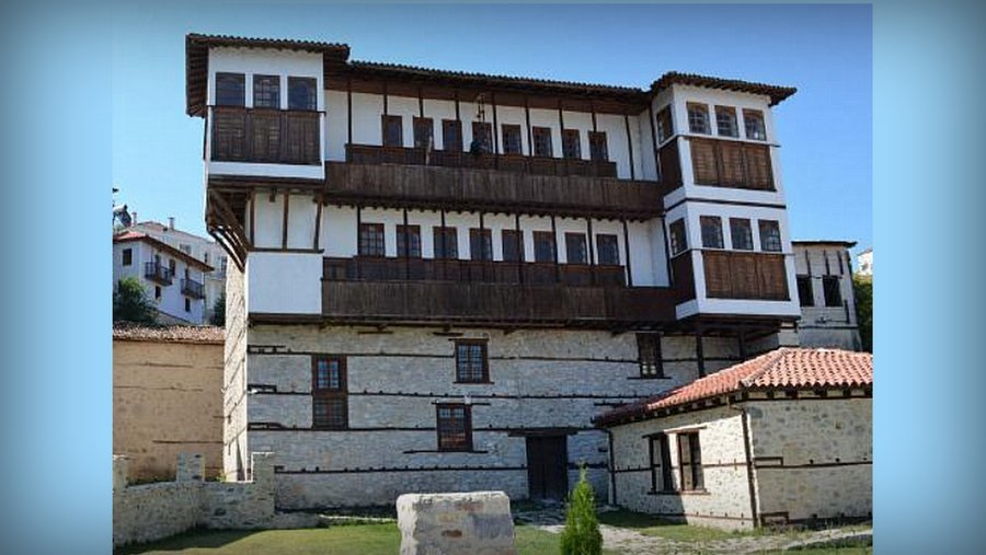 Κατάντια: Το Υπουργείο Πολιτισμού εκχωρεί το Αρχοντικό Τσιατσιαπά και άλλους 18 πολιτιστικούς χώρους για “γαστρονομικές εμπειρίες”