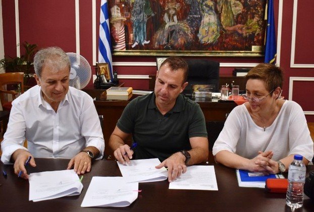 Δήμος Καστοριάς: Ψηφίσματα-ευχολόγια για το χαμένο Κέντρο Αυτισμού, την ώρα που 1,5 εκ. € της Κληρονομιάς Παπαλαζάρου «αραχνιάζει» στα ταμεία